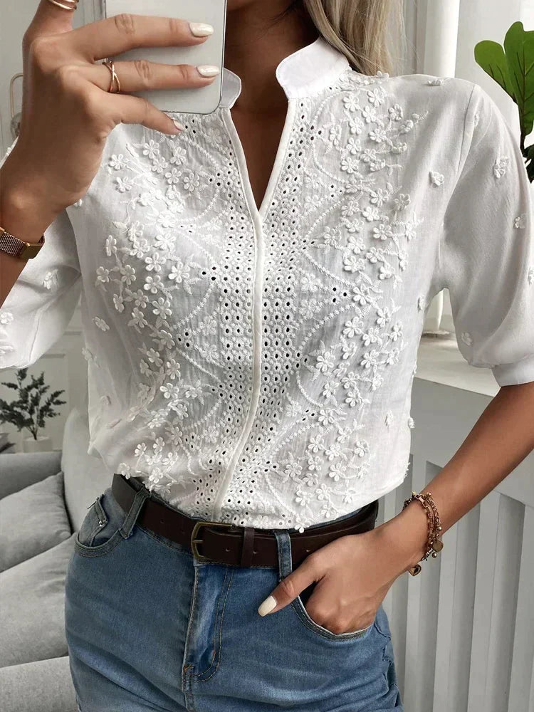 Andrea | Chique blouse met V-hals