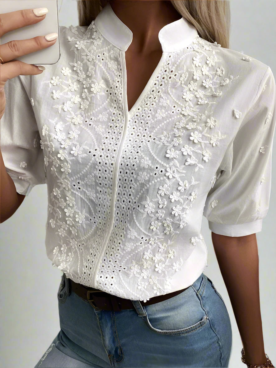 Andrea | Chique blouse met V-hals